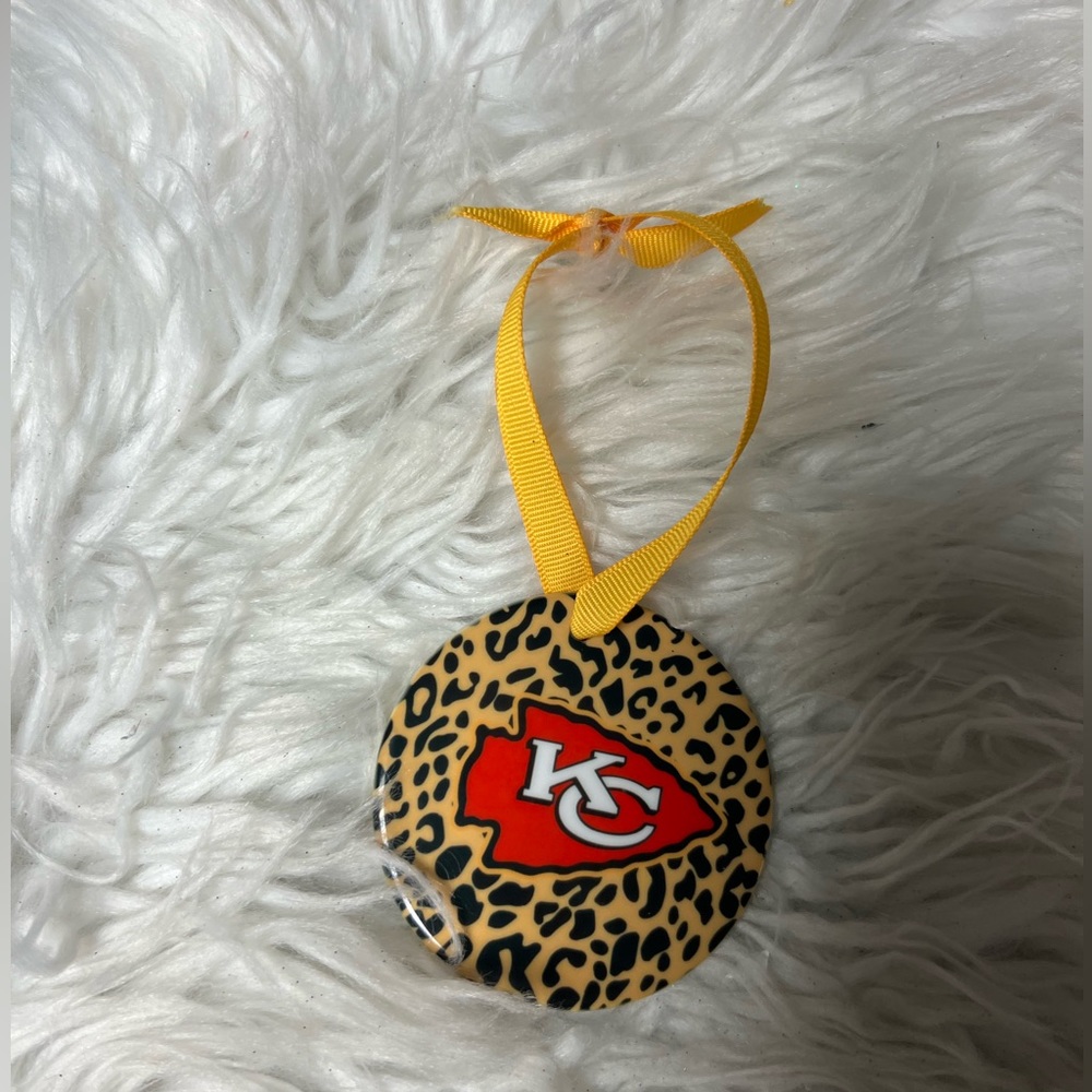 Brand new, ceramic Christmas ornament Kansas, city, Chiefs